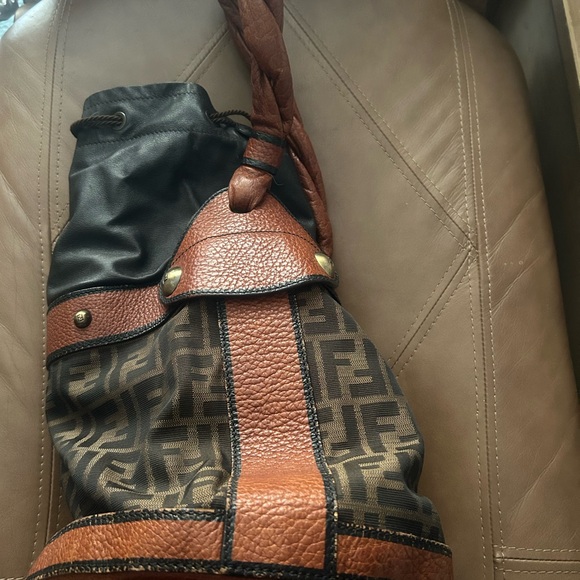 Fendi Vintage Palazzo Bucket Bag - Picture 9 of 12